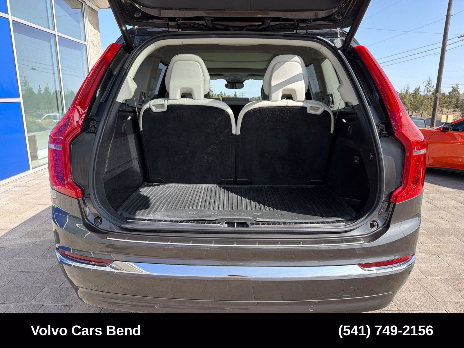 Used 2023 Volvo XC90 B6 Ultimate w/ Protection Package Premier AWD/4WD image 9