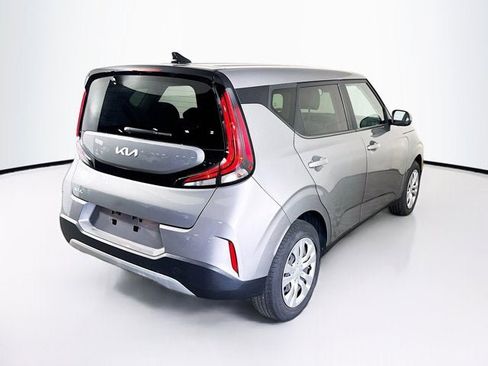 Used 2023 Kia Soul LX FWD image 5
