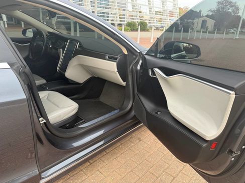 Used 2016 Tesla Model S 75 image 22