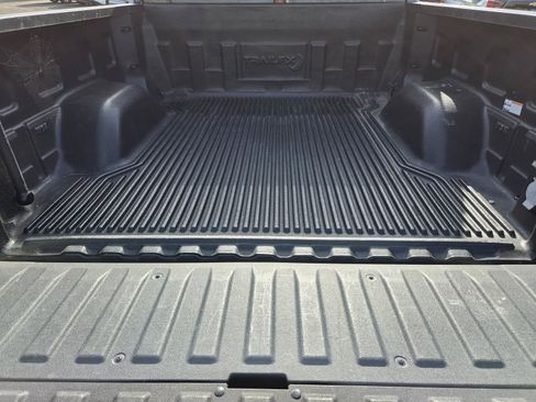 Used 2024 GMC Sierra 1500 SLE RWD image 12