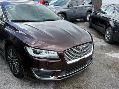 Used 2019 Lincoln MKZ Premiere image 1