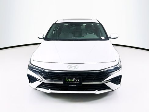 Used 2025 Hyundai Elantra SEL FWD image 2