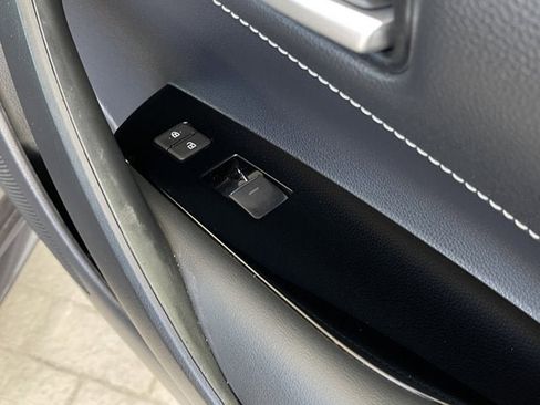 Used 2023 Toyota Corolla SE image 19