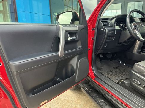 Used 2023 Toyota 4Runner SR5 Premium w/ Moonroof Package AWD/4WD image 9