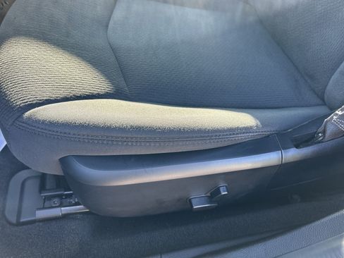 Used 2013 Chrysler 200 Touring FWD image 15