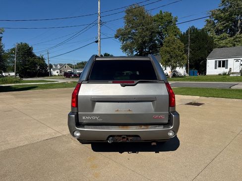 Used 2005 GMC Envoy XUV SLE AWD/4WD image 7