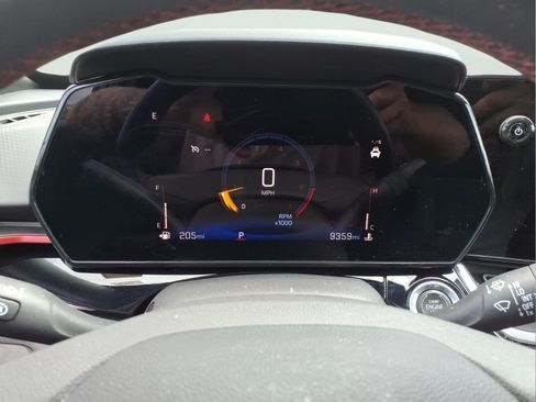 Used 2024 Chevrolet Trax RS w/ Sunroof Package FWD image 12