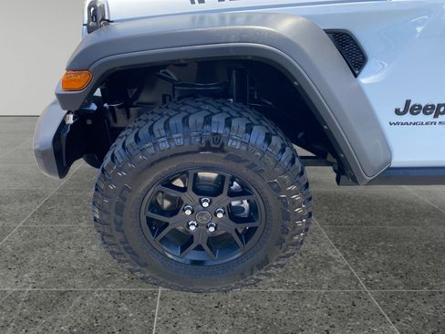 Used 2025 Jeep Wrangler Unlimited Sport AWD/4WD image 14