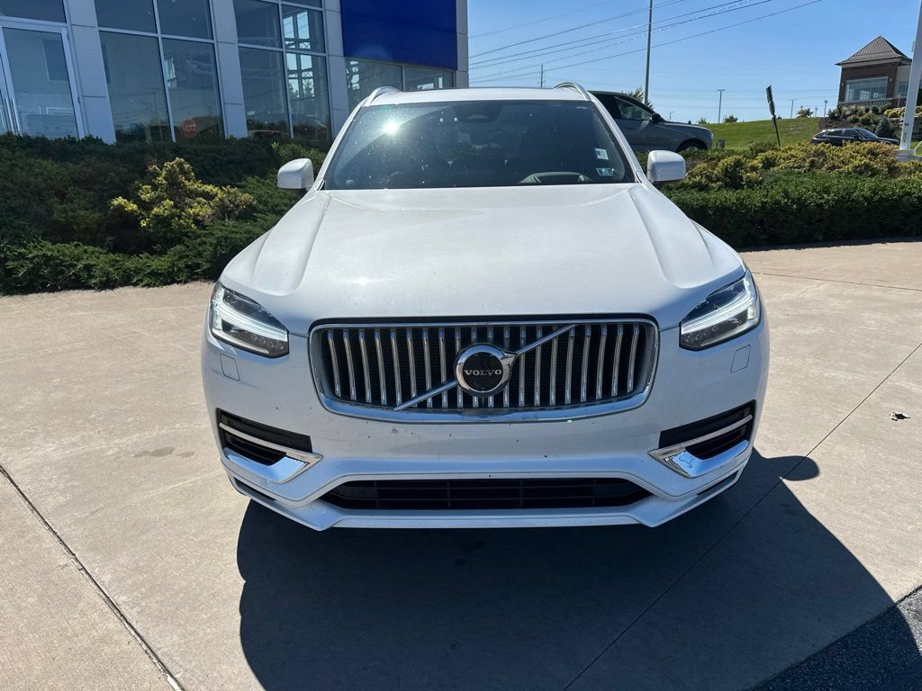 Used 2024 Volvo XC90 T8 Ultimate w/ Protection Package Premier AWD/4WD image 2