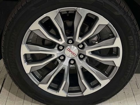 Used 2022 GMC Yukon XL Denali w/ Denali Ultimate Package AWD/4WD image 12