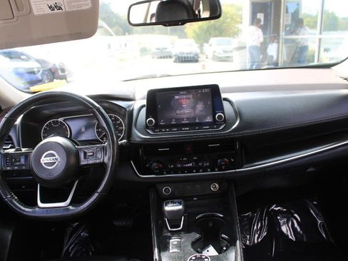 Used 2021 Nissan Rogue SL image 10