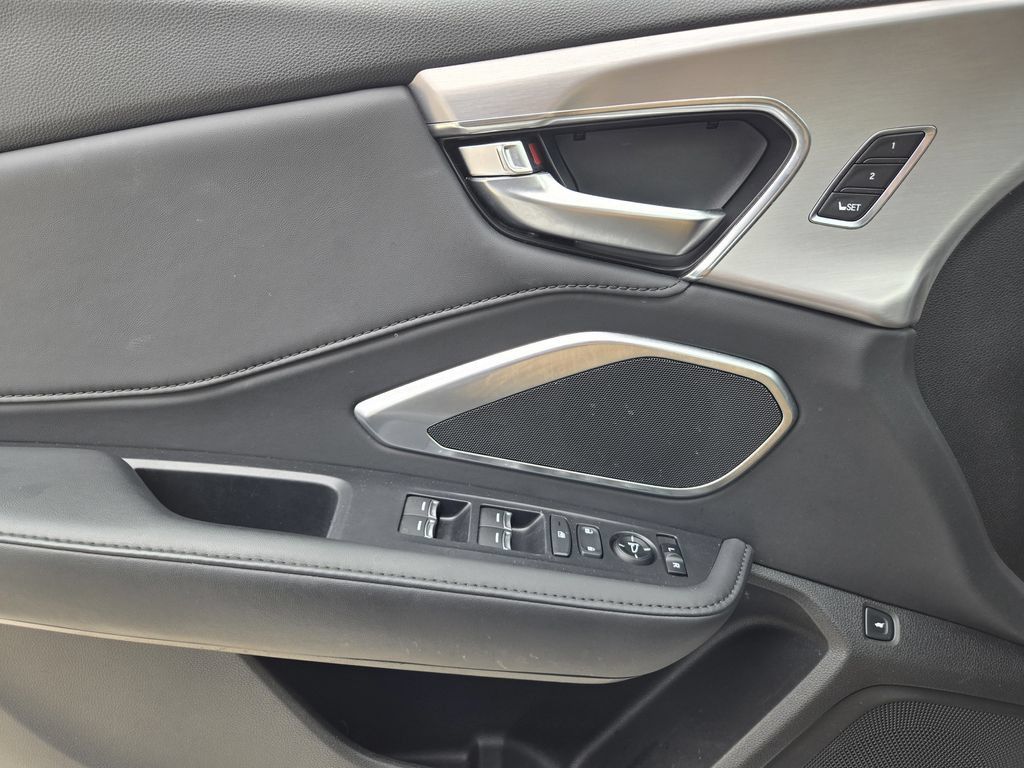 Used 2024 Acura RDX SH-AWD image 18