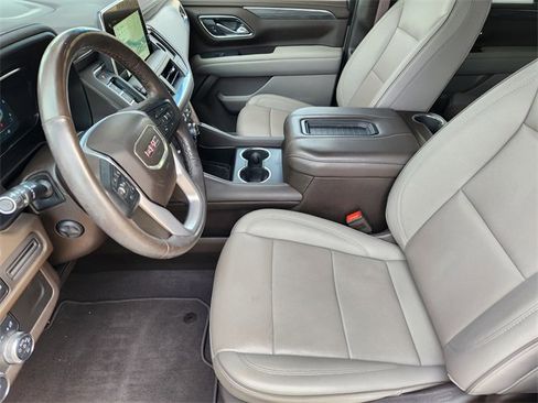 Used 2022 GMC Yukon SLT w/ SLT Luxury Package image 13