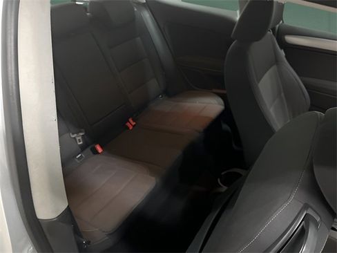 Used 2010 Volkswagen Golf 2-Door image 14