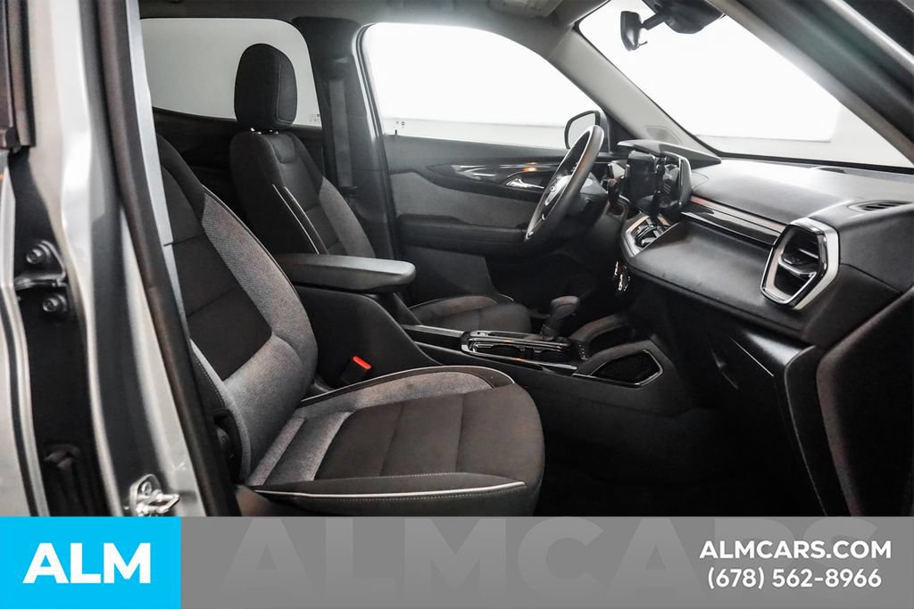 Used 2025 Chevrolet TrailBlazer LT AWD/4WD image 20