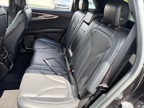 Used 2019 Lincoln Nautilus Reserve AWD/4WD image 13