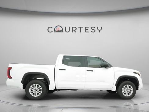 New 2025 Toyota Tundra SR5 image 14