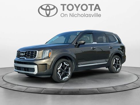 Used 2024 Kia Telluride S w/ S Sunroof Package FWD image 1