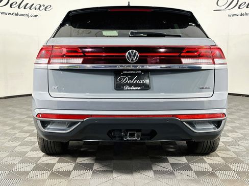 Used 2025 Volkswagen Atlas Cross Sport SE w/ Panoramic Sunroof Package AWD/4WD image 5