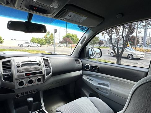 Used 2010 Toyota Tacoma 4x4 Double Cab image 30