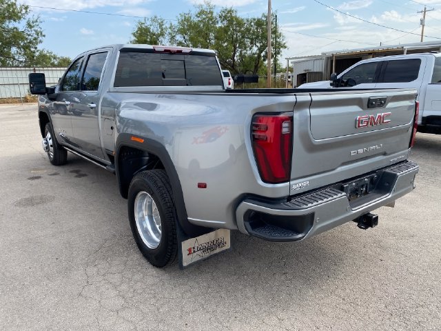 Used 2025 GMC Sierra 3500 Denali w/ Technology Package AWD/4WD image 4