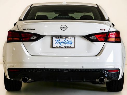 Used 2024 Nissan Altima 2.5 SR FWD image 7