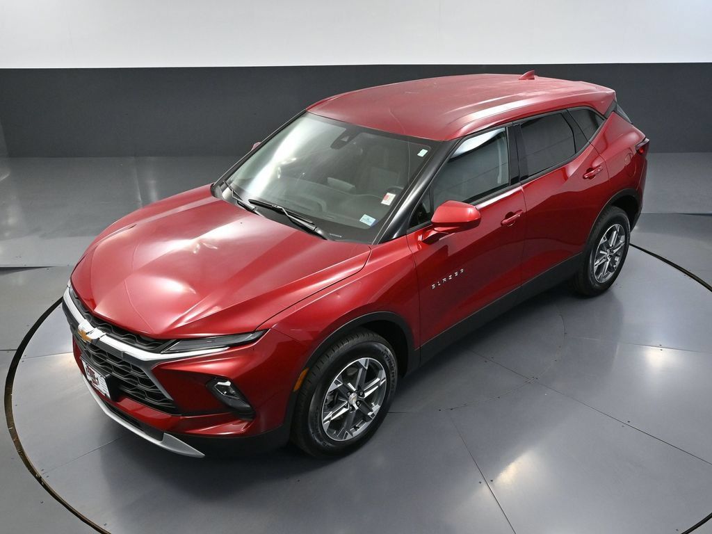 Used 2025 Chevrolet Blazer LT AWD/4WD image 46