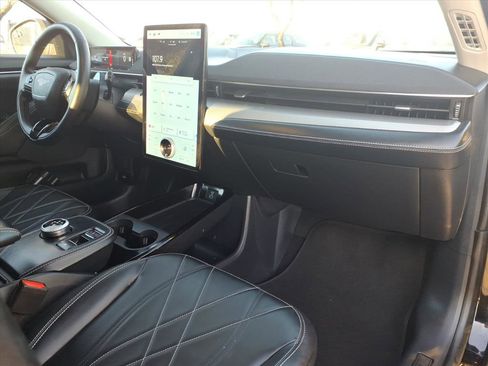 Used 2023 Ford Mustang Mach-E Select image 10