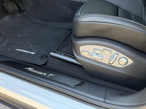 Certified 2025 Porsche Macan Turbo image 25