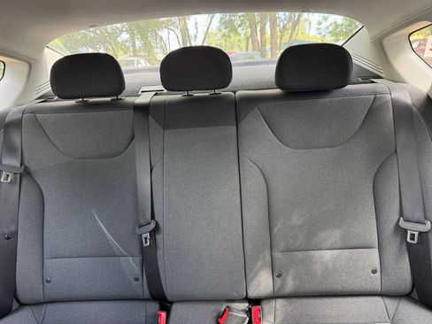 Used 2025 Kia K4 LXS image 36