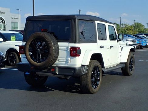 Used 2022 Jeep Wrangler Unlimited Sahara w/ Cold Weather Group image 26