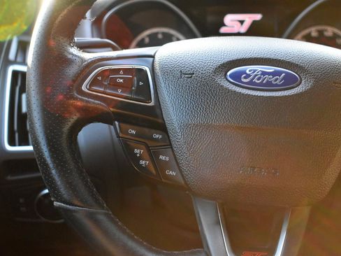 Used 2016 Ford Focus ST FWD image 27