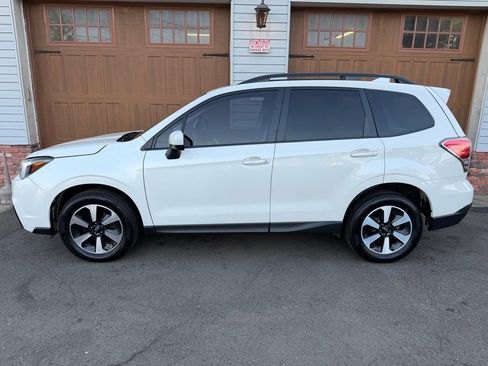 Used 2017 Subaru Forester 2.5i Premium w/ All-Weather Package AWD/4WD image 6