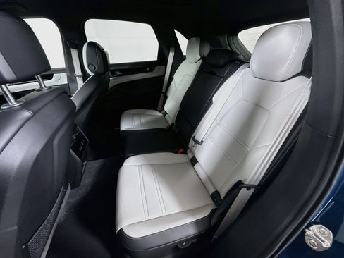 Certified 2026 Porsche Cayenne E-Hybrid AWD/4WD image 21