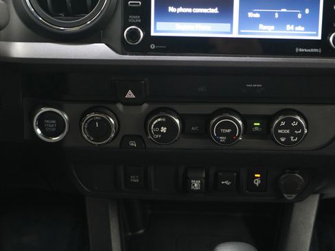 Used 2020 Toyota Tacoma TRD Off-Road image 15