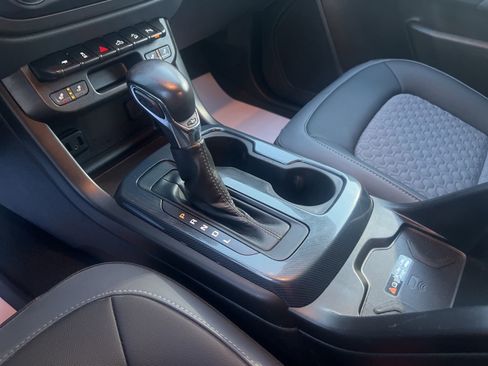 Used 2022 Chevrolet Colorado Z71 w/ Z71 Midnight Edition image 36