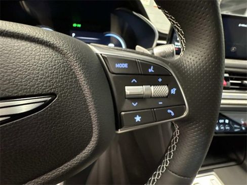 Used 2025 Genesis G70 3.3T Advanced image 8