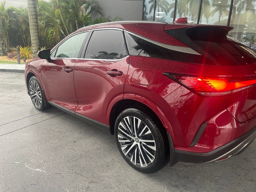 Used 2023 Lexus RX 350 w/ Accessory Package (Z1) AWD/4WD image 4