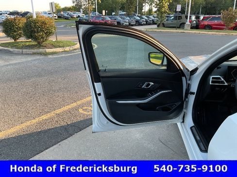 Used 2026 BMW 330i xDrive Sedan AWD/4WD image 15