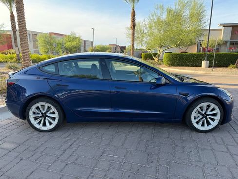 Used 2022 Tesla Model 3 RWD image 2