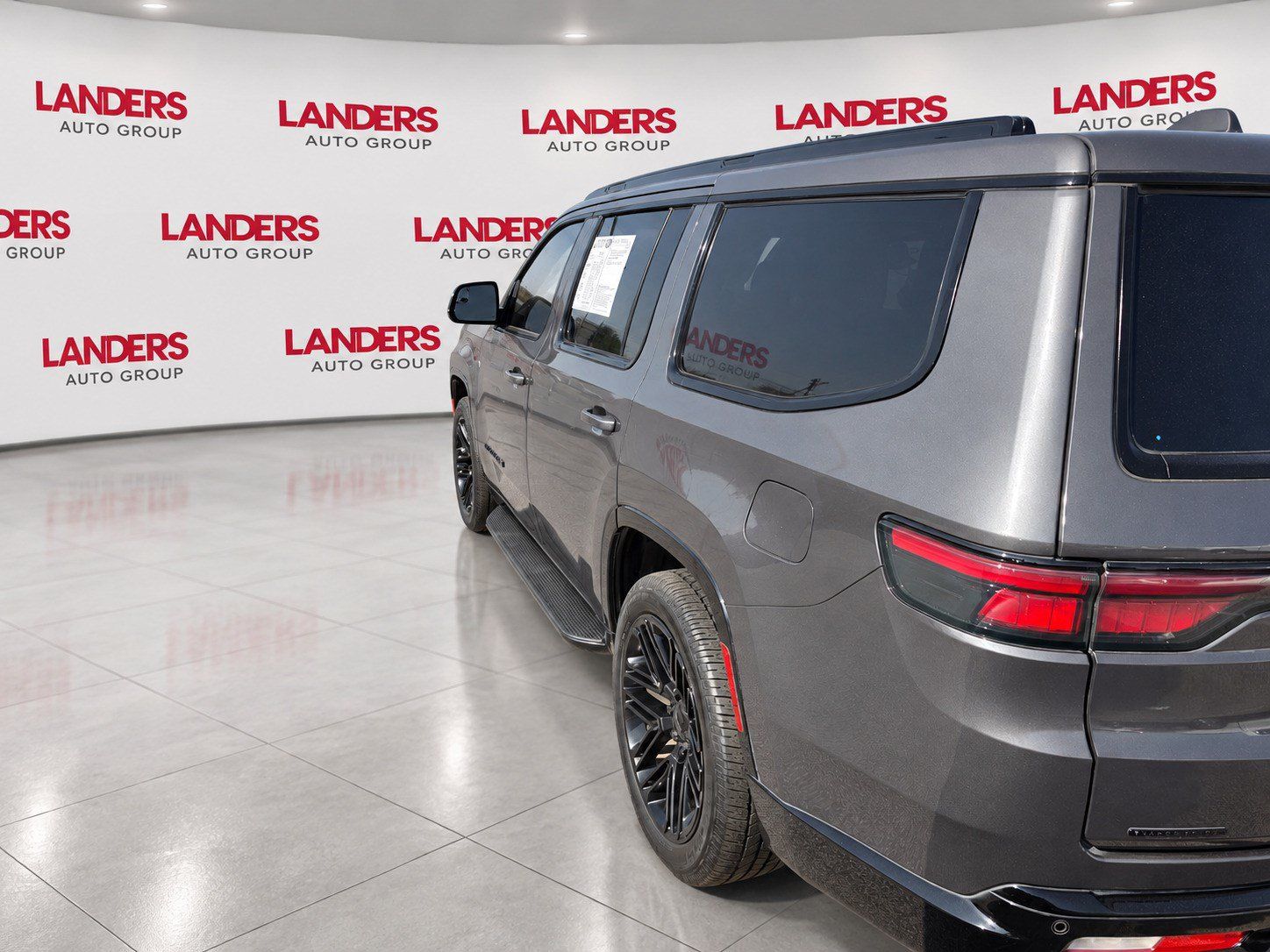 Used 2023 Jeep Wagoneer Series II AWD/4WD image 7