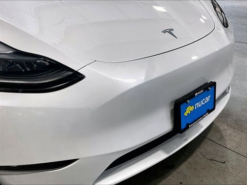Used 2023 Tesla Model Y AWD image 33
