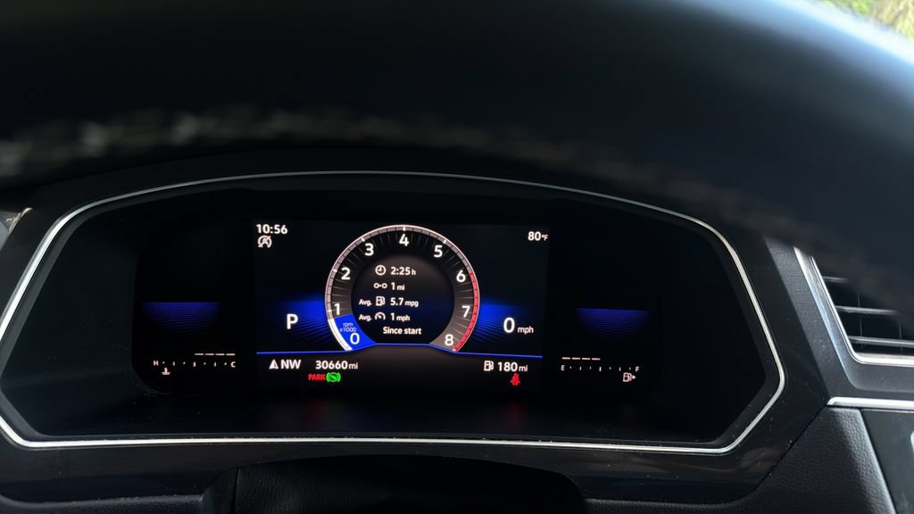 Certified 2022 Volkswagen Tiguan SE FWD image 29