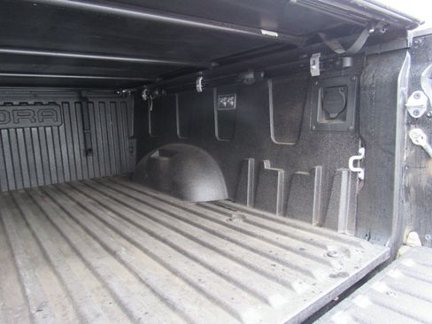 Used 2025 Toyota Tundra Platinum AWD/4WD image 45