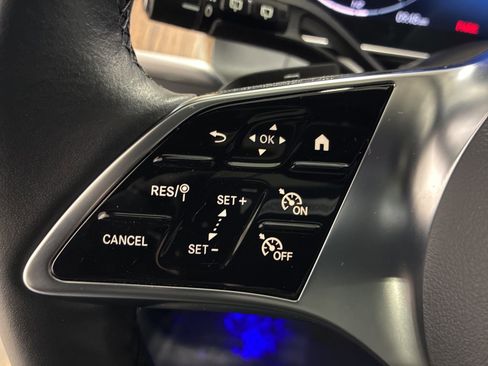 Used 2025 Mercedes-Benz GLC 300 GLC 300 image 11