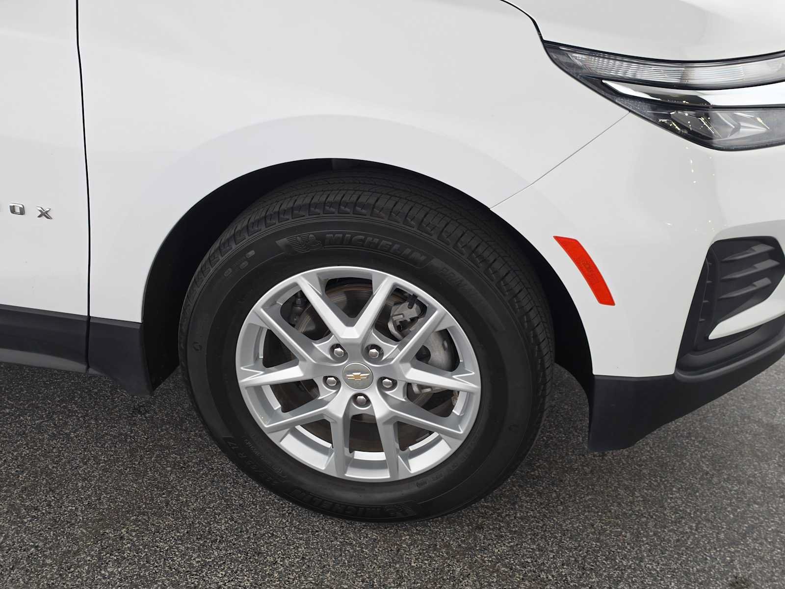 Used 2023 Chevrolet Equinox LS FWD image 9