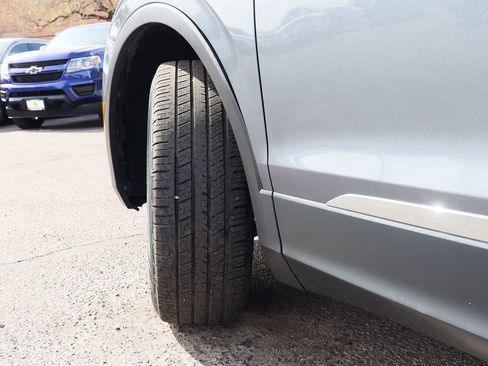 Used 2021 Volkswagen Tiguan SE image 6