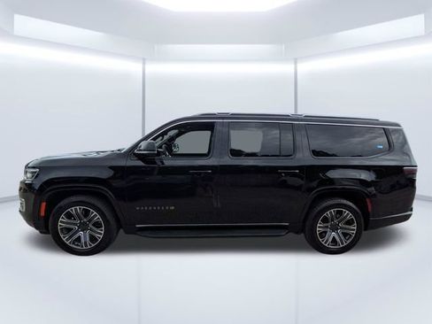 Used 2024 Jeep Wagoneer L Series II RWD image 7