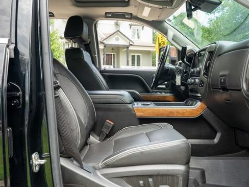 Used 2018 Chevrolet Silverado 2500 High Country w/ Duramax Plus Package AWD/4WD image 37