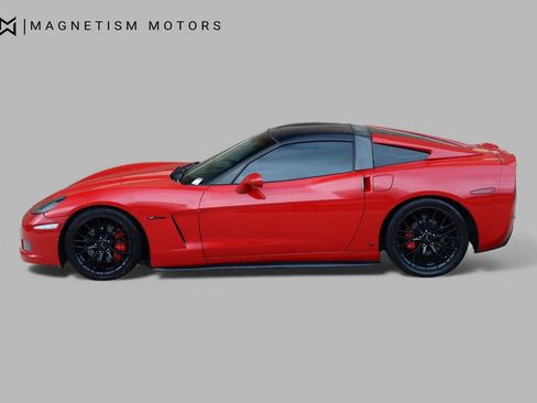 Used 2006 Chevrolet Corvette Coupe w/ Preferred Equipment Group image 3
